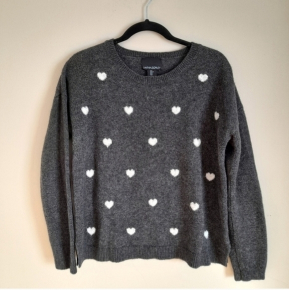 Cynthia Rowley Sweaters - Cynthia Rowley Charcoal Sweater with White Heart Accents Size Large